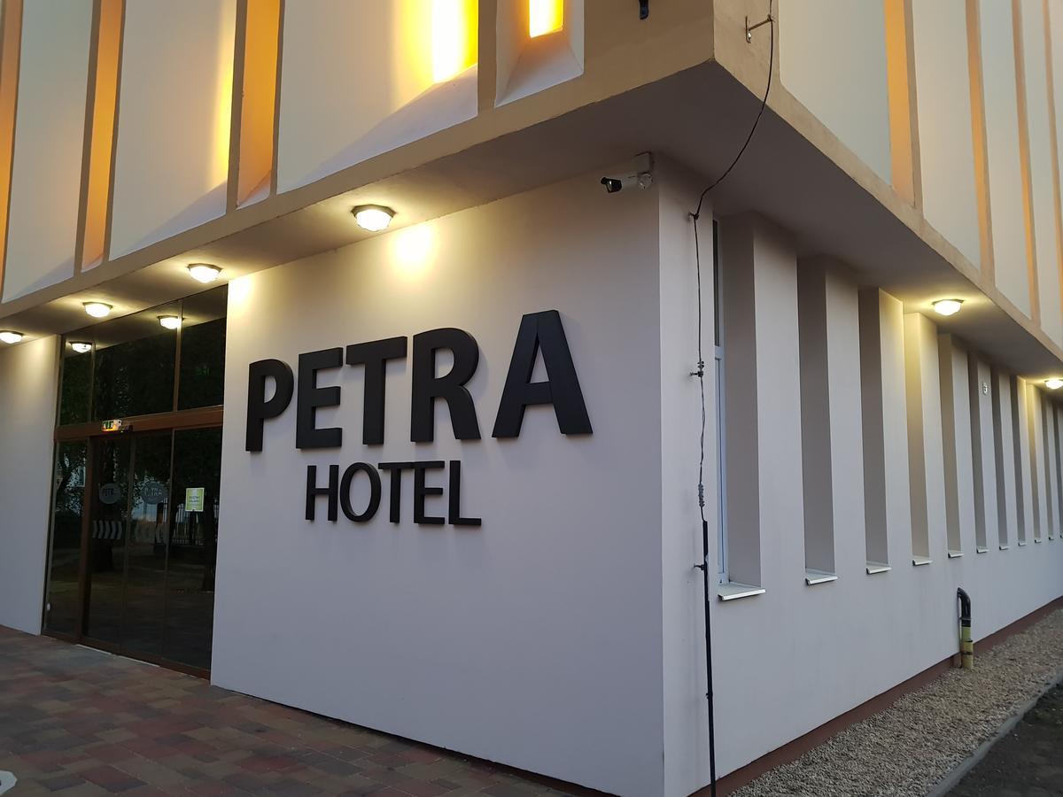 Petra Hotel Nyíregyháza Kültér fotó